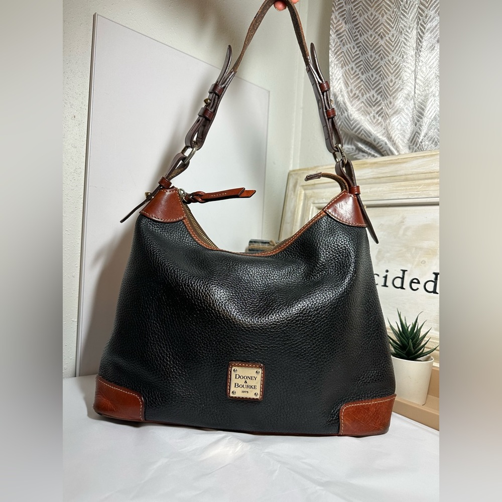 Dooney & bourke bag